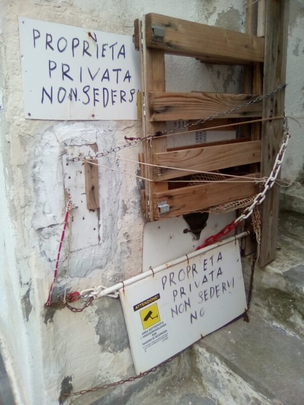 Non sedersi a Ischia